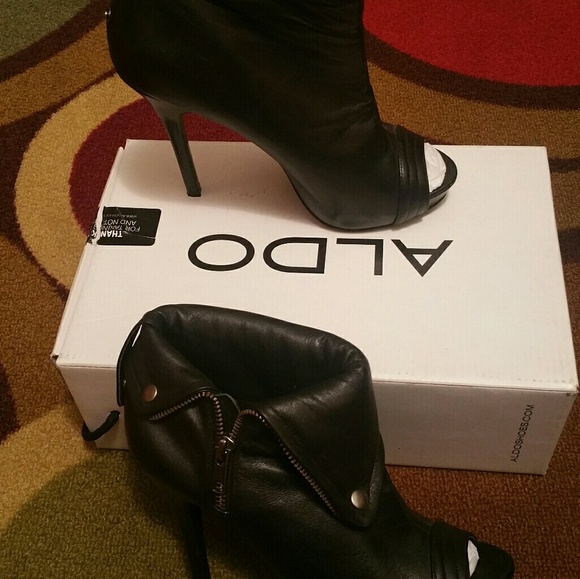 Shoes - Picture 2 of 2